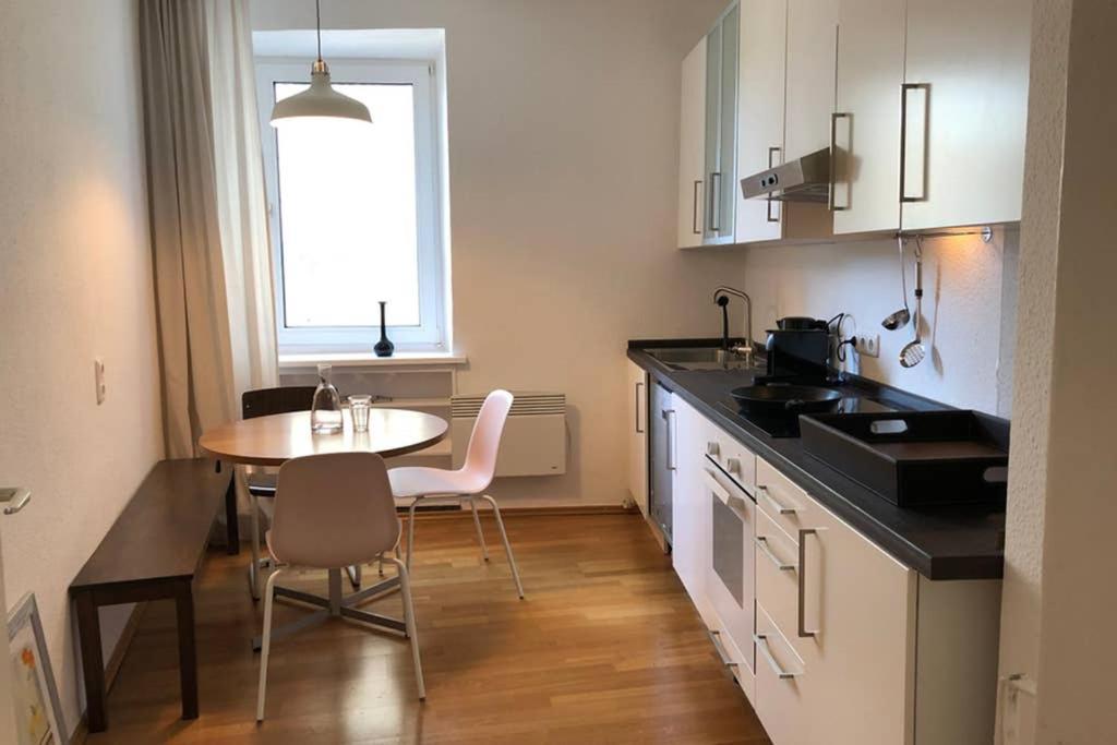 Charmant Leben Im Textilviertel - Stilvolle Wohnung - Zentral Und Ruhig Augsburg Bagian luar foto